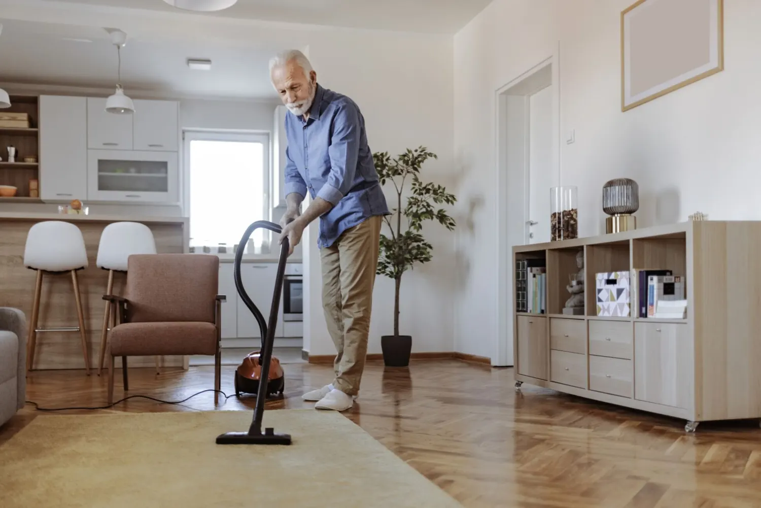 Does cleaning work as exercise?  |  Karolinska Institutet News