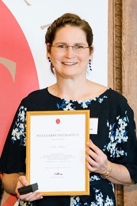 Lena Nilsson vid diplomeringsceremonin till Silviaarbetsterapeut