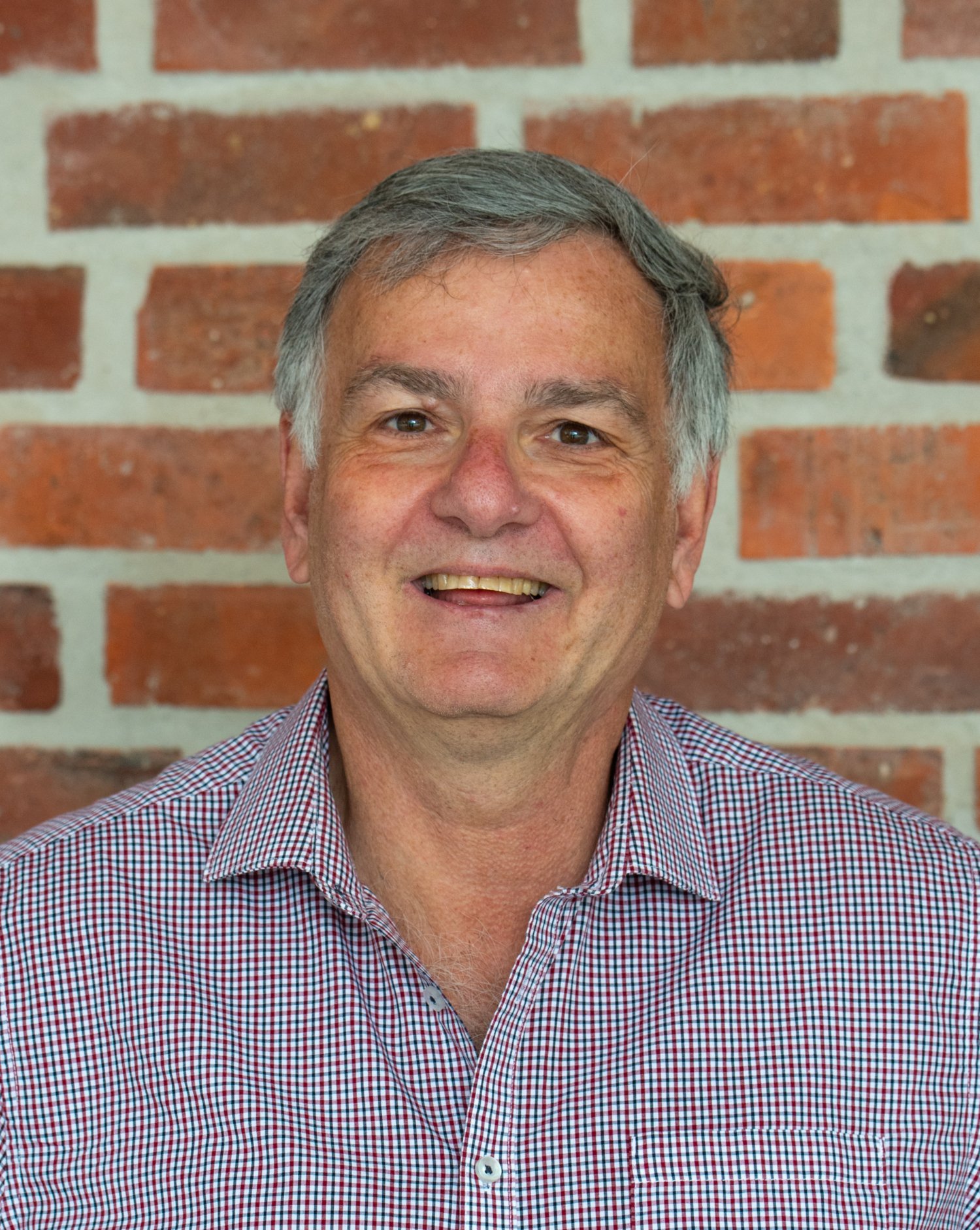 Professor emeritus Sam Okret