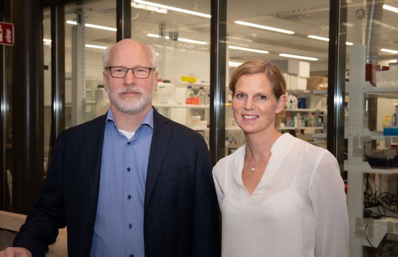 Randall Johnson och Helene Rundqvist, forskare vid Karolinska Institutet. Foto: Stefan Zimmerman.