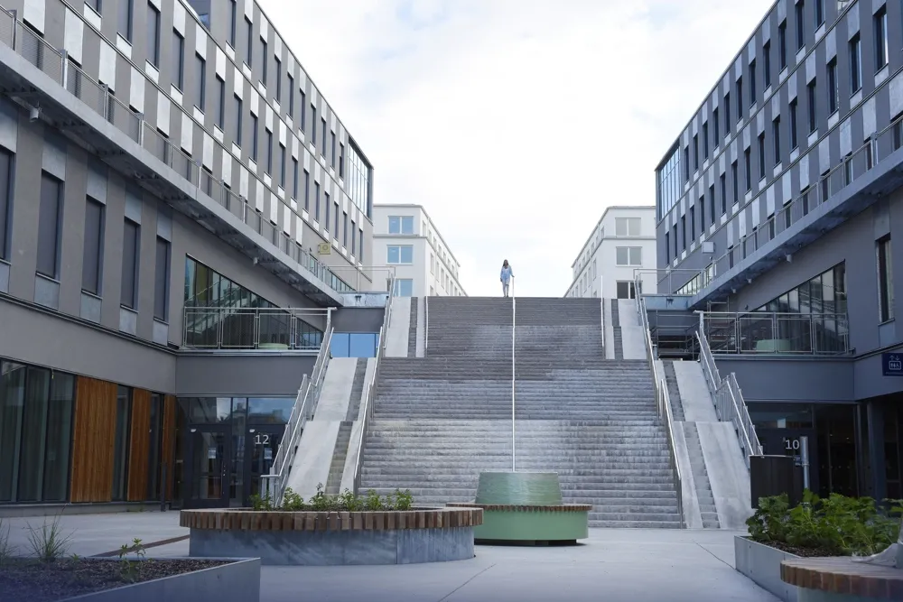 Bild på byggnad vid Stockholms universitet, campus Albano.