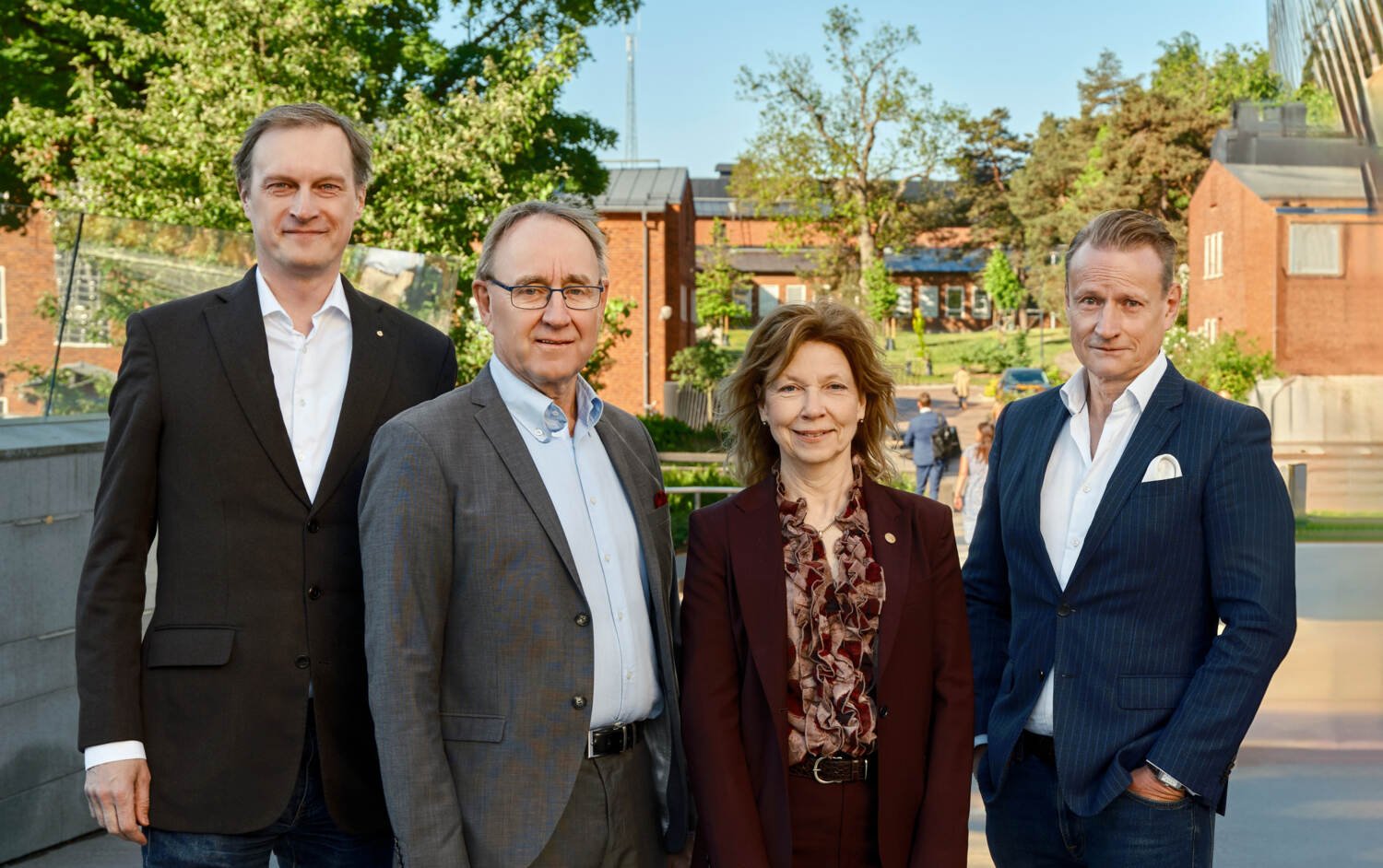 Rektor och dekaner (blivande vice-rektorer) för KI:s campusgrupper (från vänster: Sten Linnarsson, campus Solna; Carl Johan Sundström, campus Nord; Annika Östman Wernerson, rektor och Matti Sällberg, campus Syd)