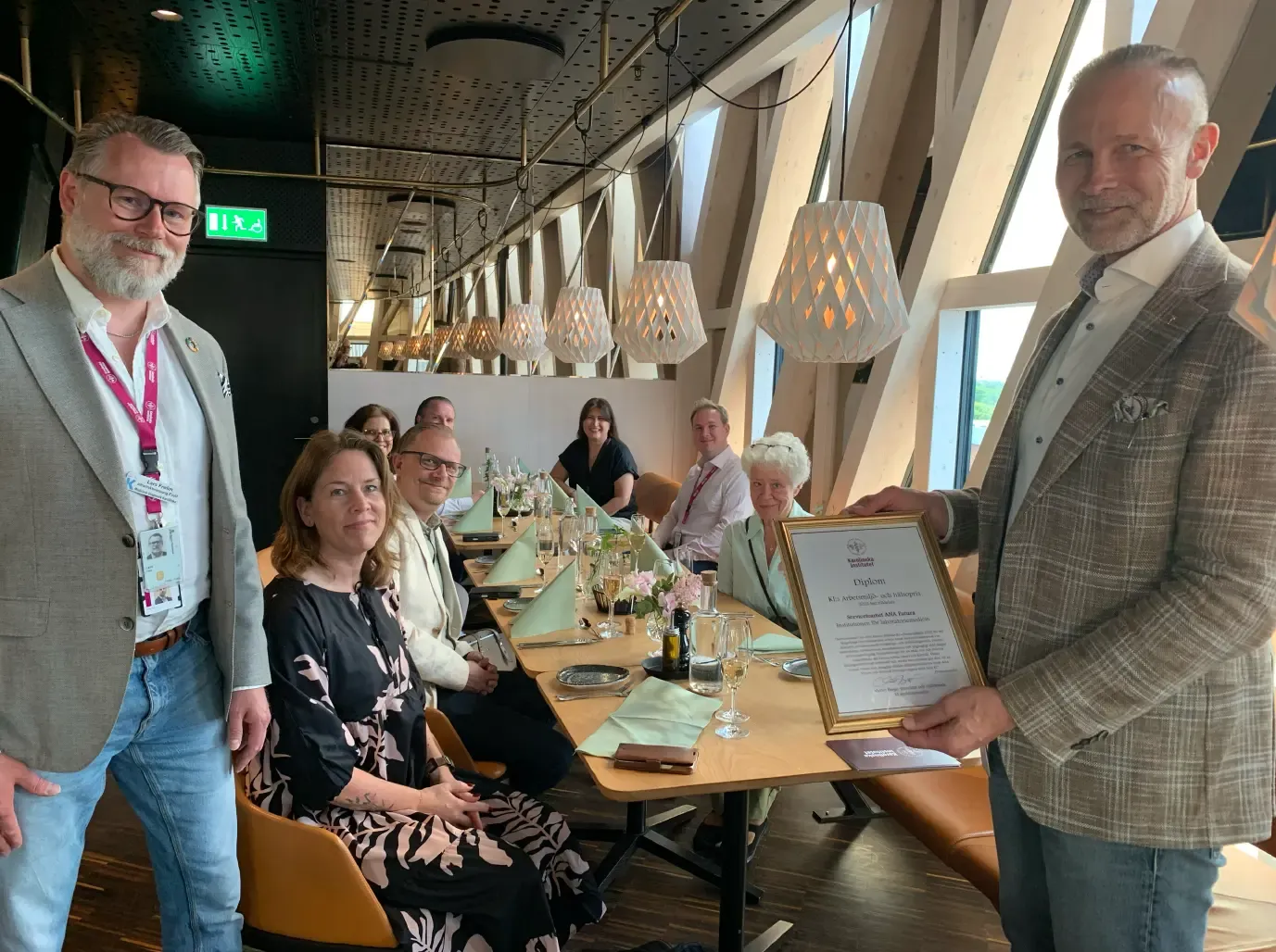 Pris delas ut på en lunch