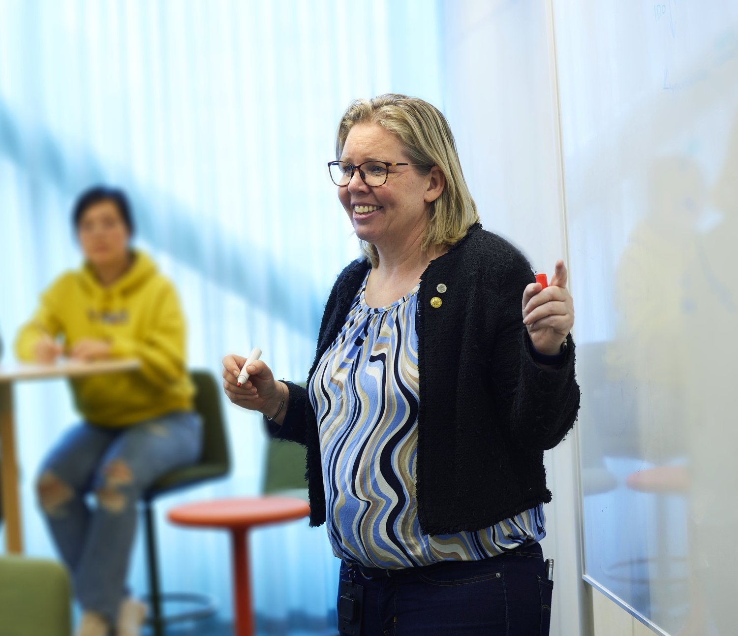 Sophie Erhardt, prefekt på institutionen för fysiologi och farmakologi undervisar.