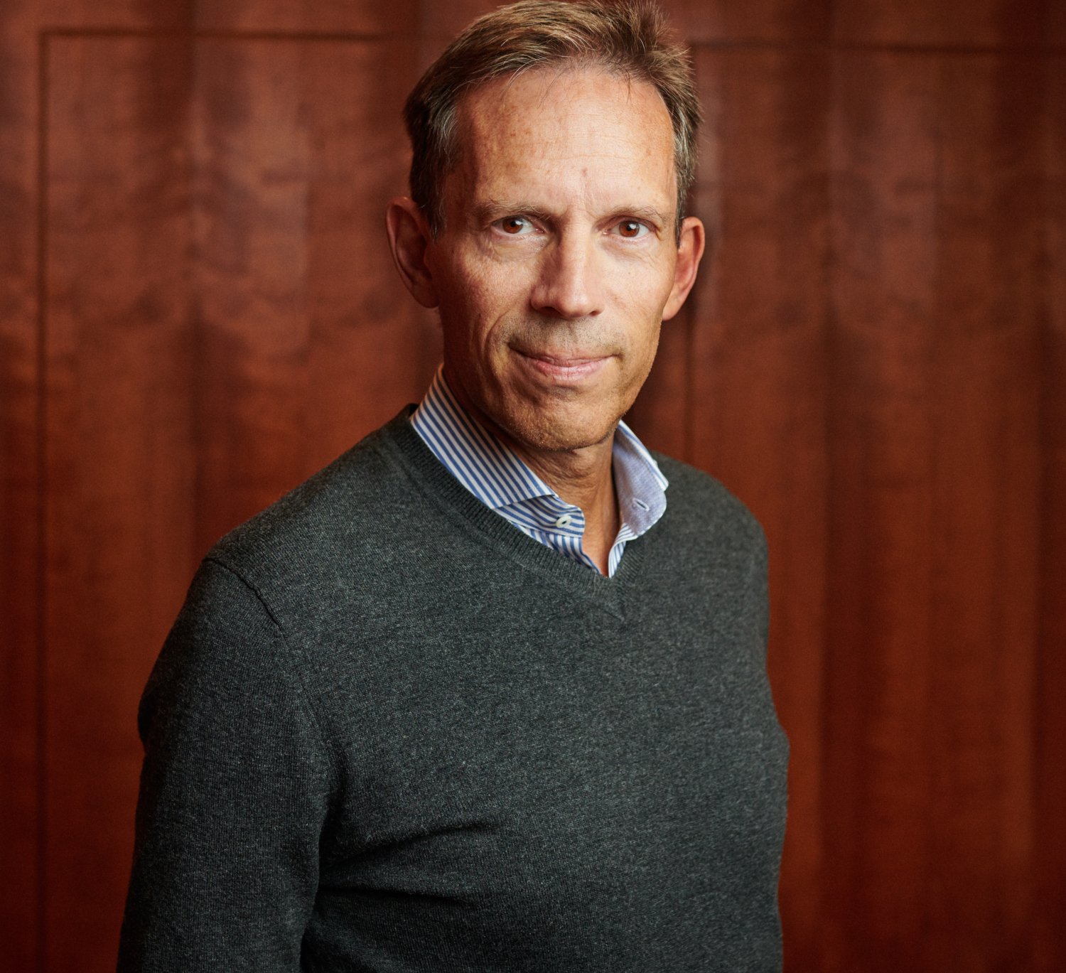 Portrait of Thomas Perlmann in Nobel Forum.