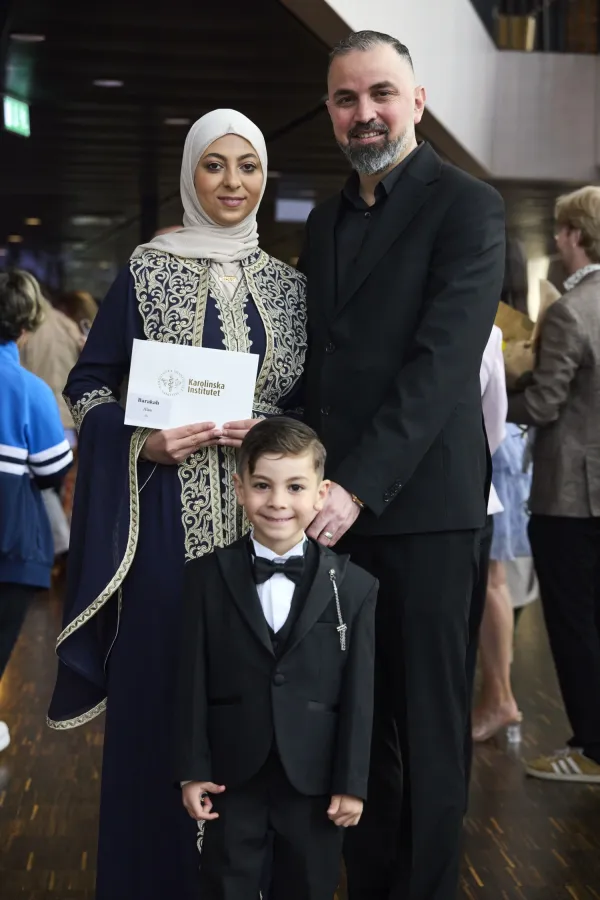 Alaa Barakah med sin familj i Aula Medica