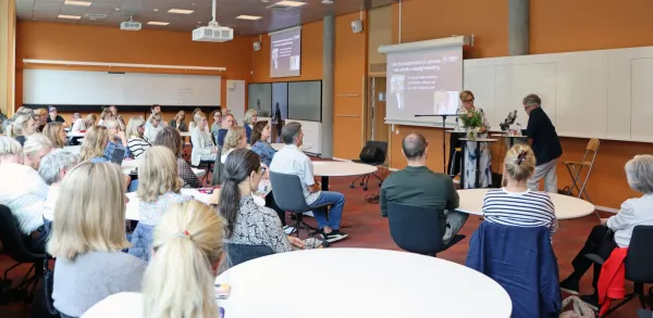 Avslutningssamtal och avtackning av Lena Nilsson-Wikmar den 8 september 2025. Från lärosal och mingelyt i ANA23, Flemingsberg