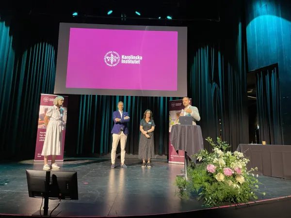 Davide Liborio Vetrano intervjuar prefekt Ankarcrona och stf/bitr prefekter Westman och Nygren-Bonnier om NVS visioner och framtidsplaner mpå scen.