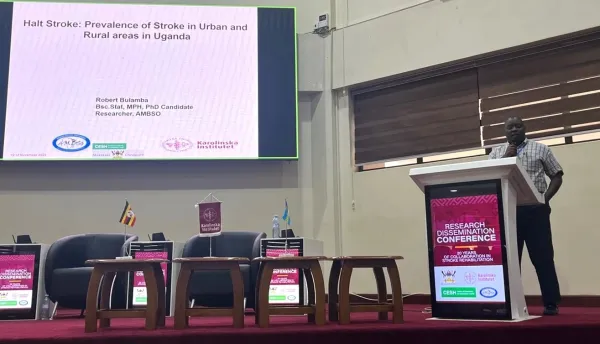 Manlig talare vid Research Dissemination Conference: 20 Years of Collaboration in Stroke Rehabilitation, Uganda november 2025.