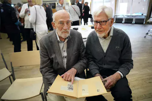 KI-alumnerna Göran Sterky och Ingvar Liljefors var med och invigde MF:s kårhus år 1954. Foto: Susanna Forsell.