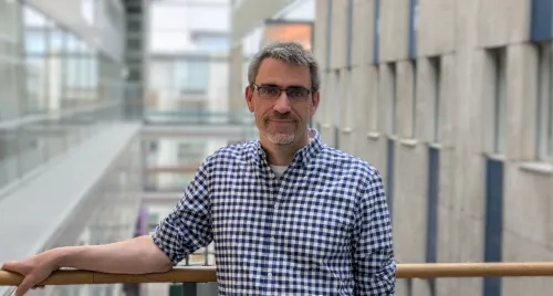 Portrait photo of Dr. André Görgens, Department of Laboratory Medicine.