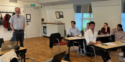 Johan Fritzell talks at the workshop.