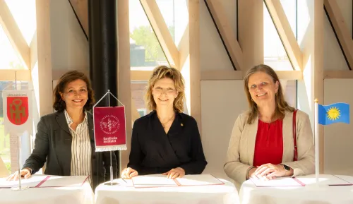Mitra Ghannad, director of social services at Upplands-Bro municipality, Annika Östman Wernerson, President of KI, and Helena Åhman, director of social care at Solna City