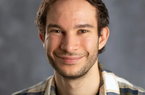 Portrait photo of Leo Kowalski