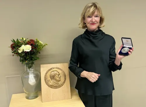 Professor Mona Ståhle has been awarded the Sven Hellerström Medal by the Swedish Society of Medicine.