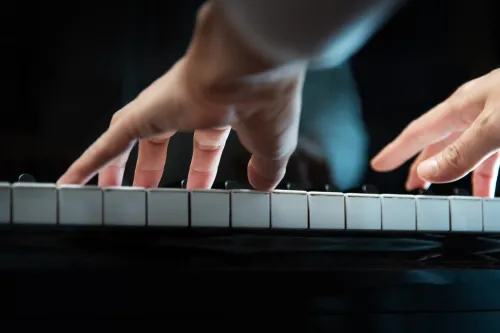 Hands that play the piano.